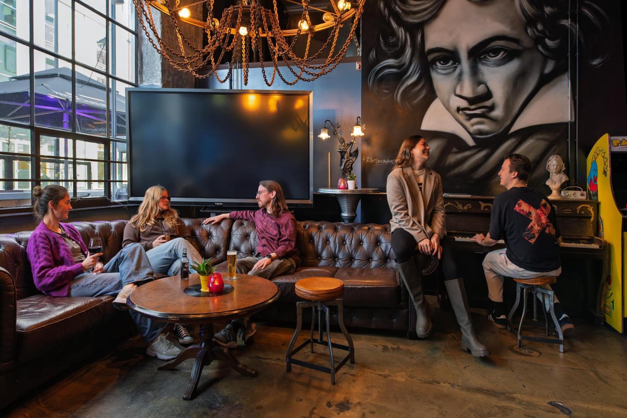 Stayokay Hostel Eindhoven - Blue Collar Екстериор снимка