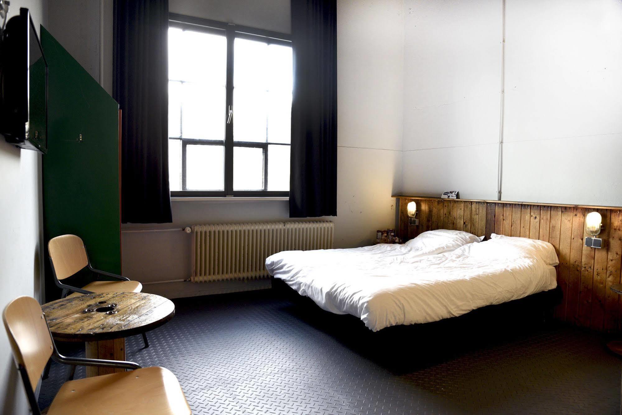 Stayokay Hostel Eindhoven - Blue Collar Екстериор снимка